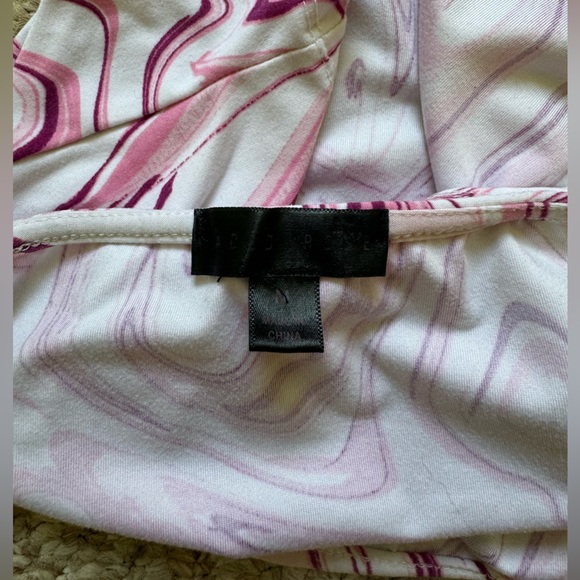 *3 for $9* Retro Psychedelic Crop Top - Picture 6 of 8